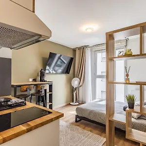 Studio Charpennes - Parking Prive Gratuit Appartement